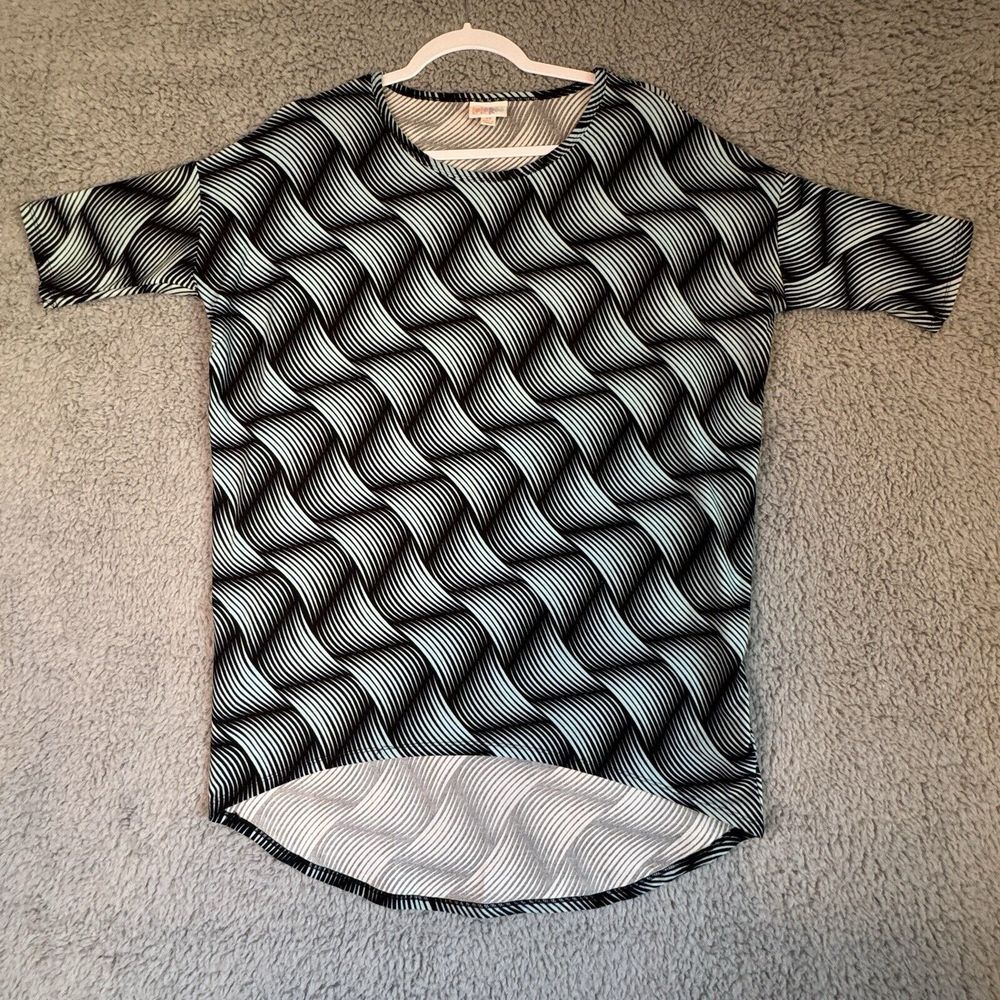 LuLaRoe Women's‎ High Low Irma Tunic Shirt Green Black Geometric Pattern Size XS